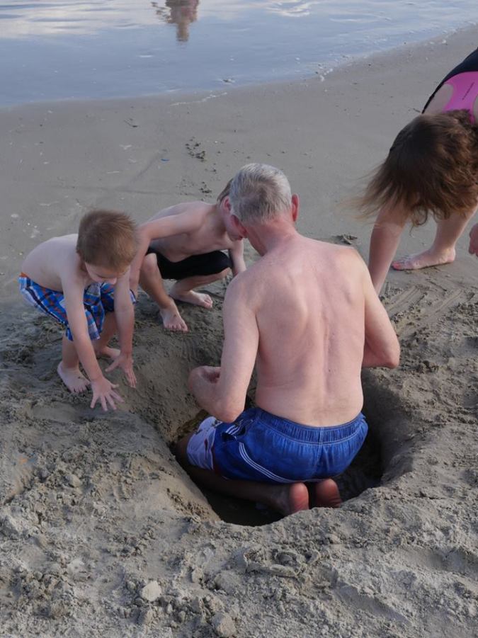 burying-at-the-beach
